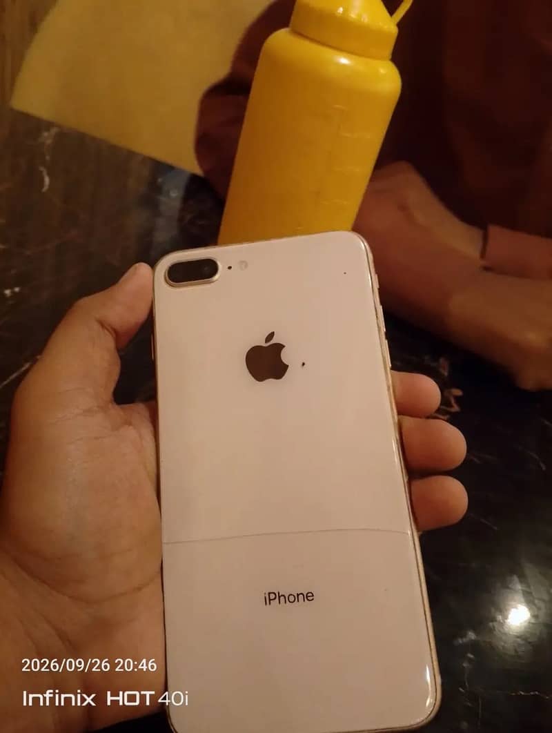 Apple iPhone 8 Plus 1