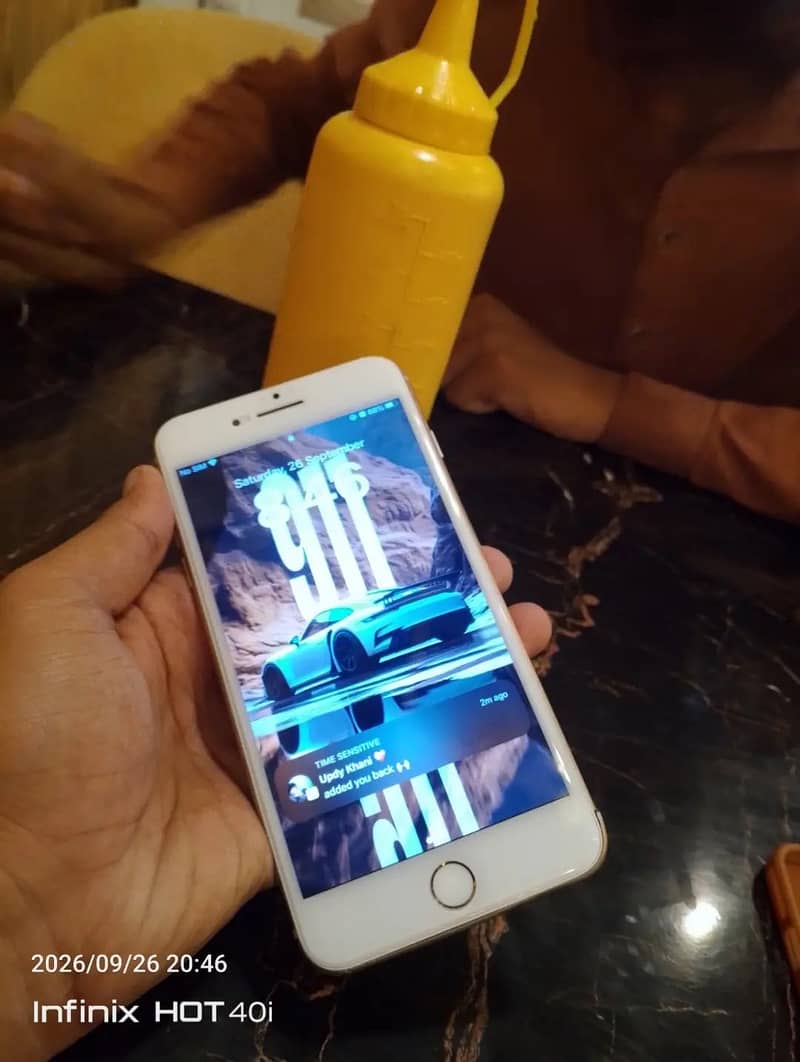 Apple iPhone 8 Plus 2