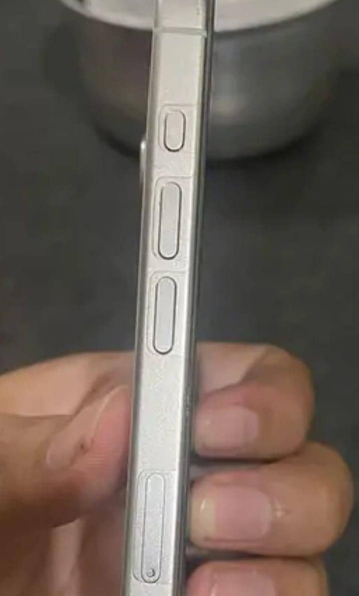 Apple iPhone 15 Pro Max 1