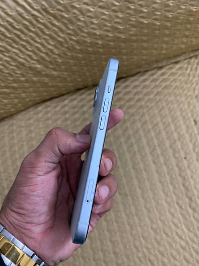 Apple iPhone 15