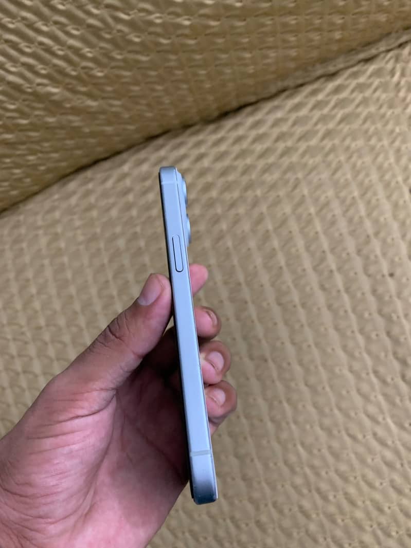 Apple iPhone 15 3