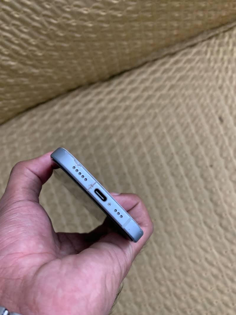 Apple iPhone 15 5