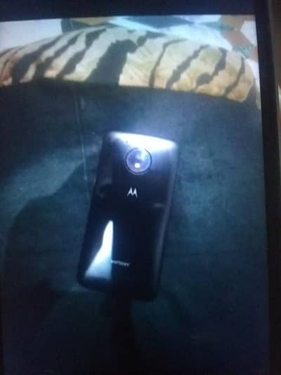 Motorola E4