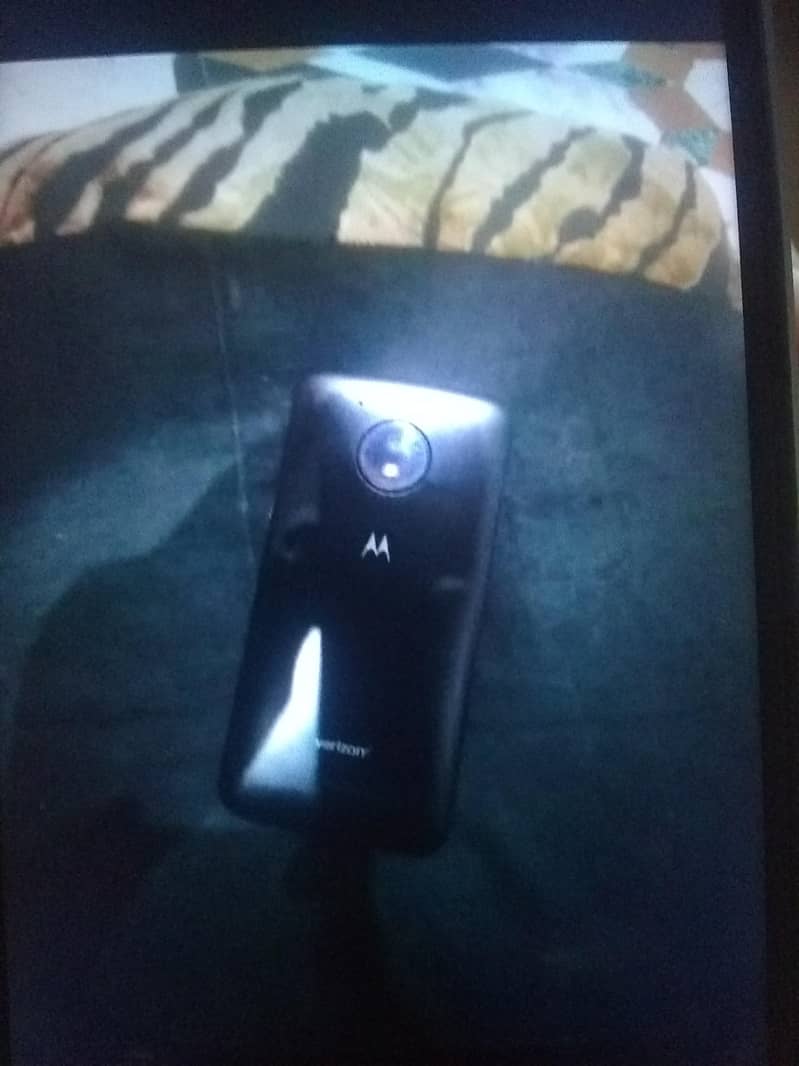 Motorola E4 0