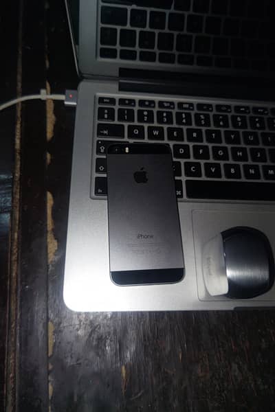 Apple iPhone 5s