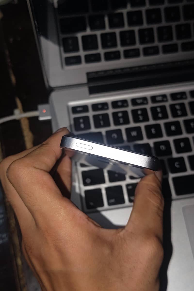Apple iPhone 5s 3
