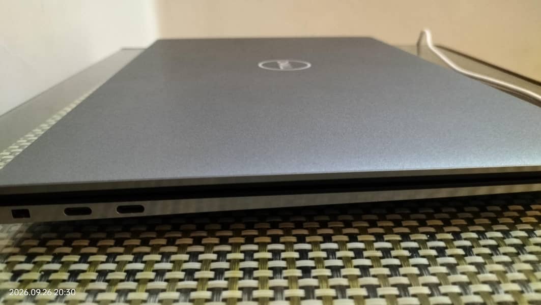 Dell precision 5560 touch 3
