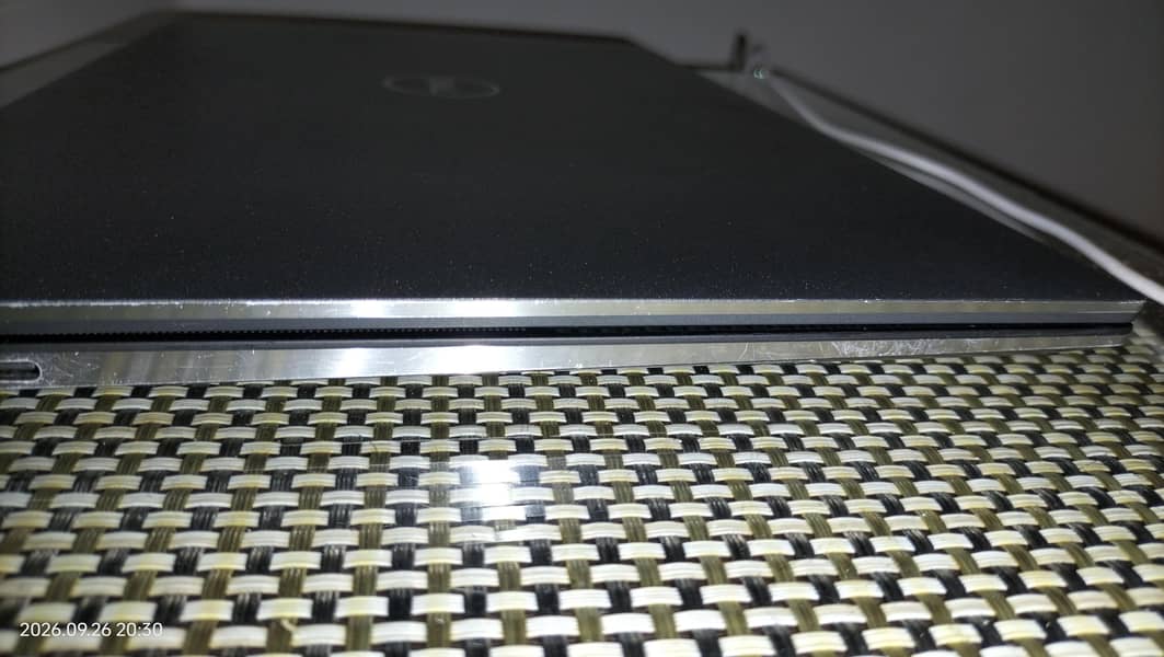 Dell precision 5560 touch 4