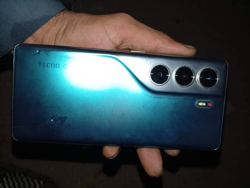 Tecno CAMON 40 0