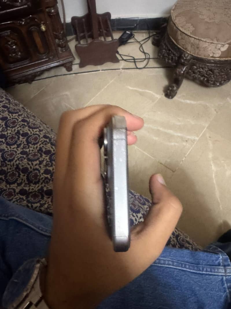 Apple iPhone 15 Pro Max 3