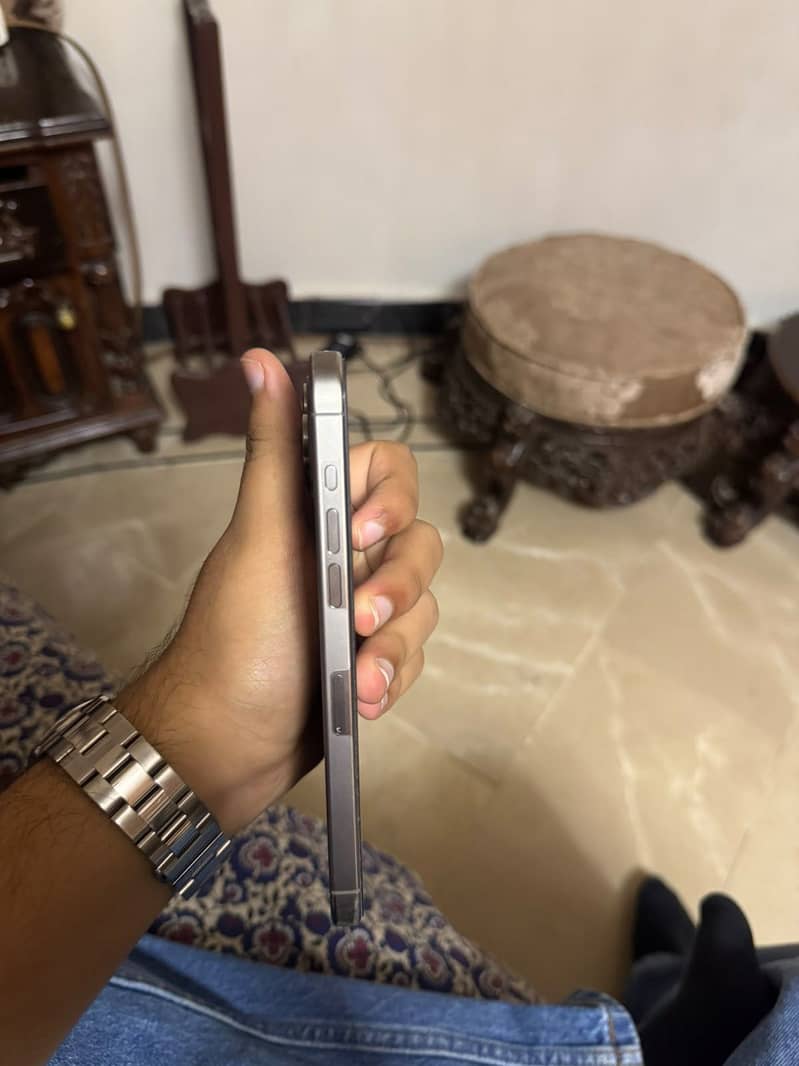 Apple iPhone 15 Pro Max 5