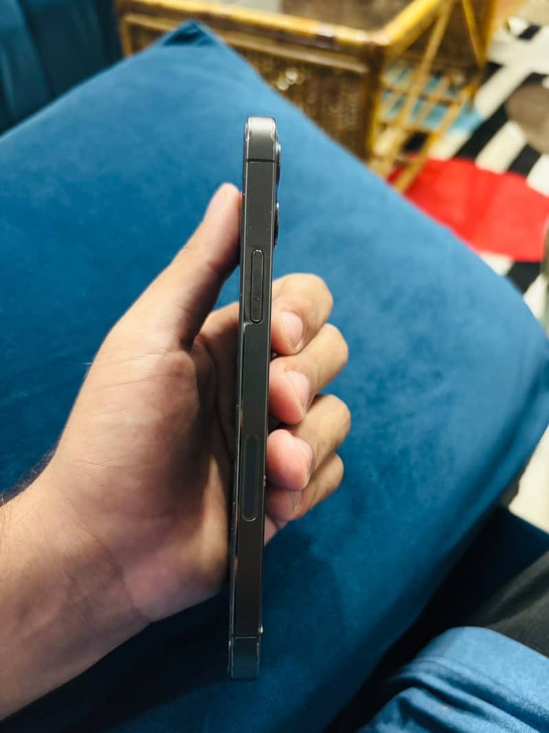 Apple iPhone 12 Pro 0