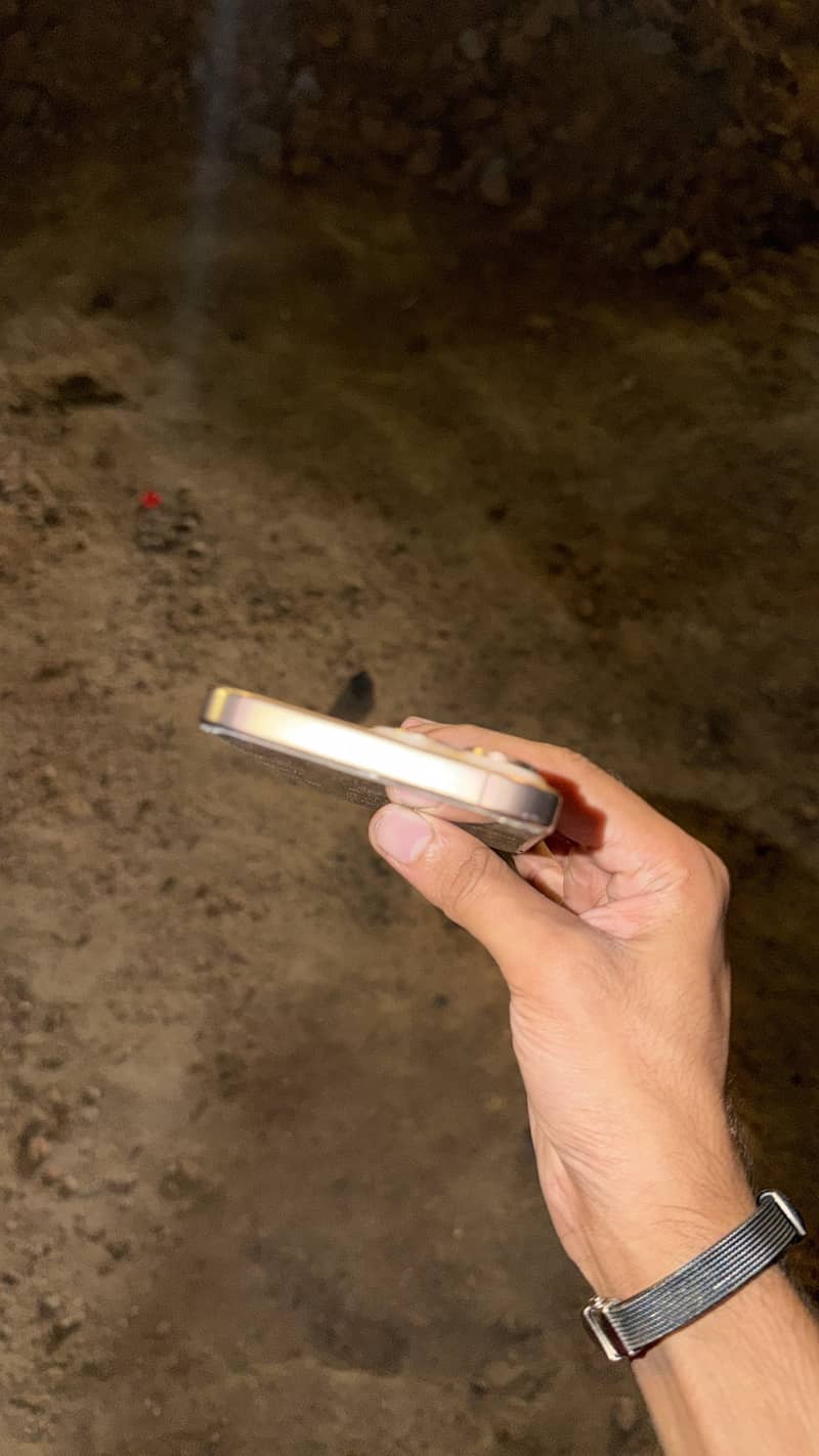 Apple iPhone 16 Pro Max 3