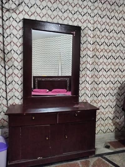Dressing table