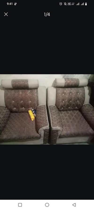 Jo picture ma Nazar a rha h sofa set whi cheez ha