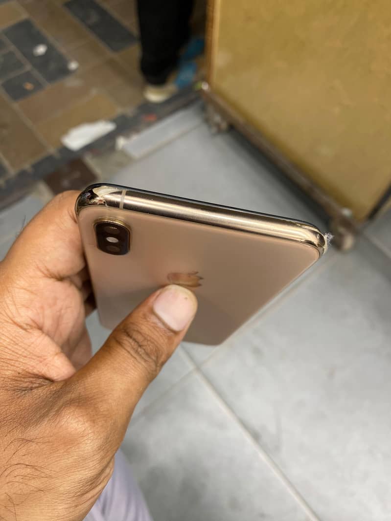 Apple iPhone XS Max 6