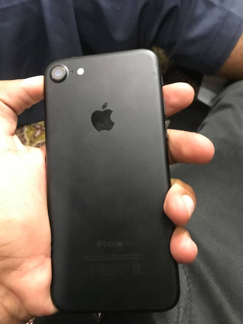 Apple iPhone 7 1