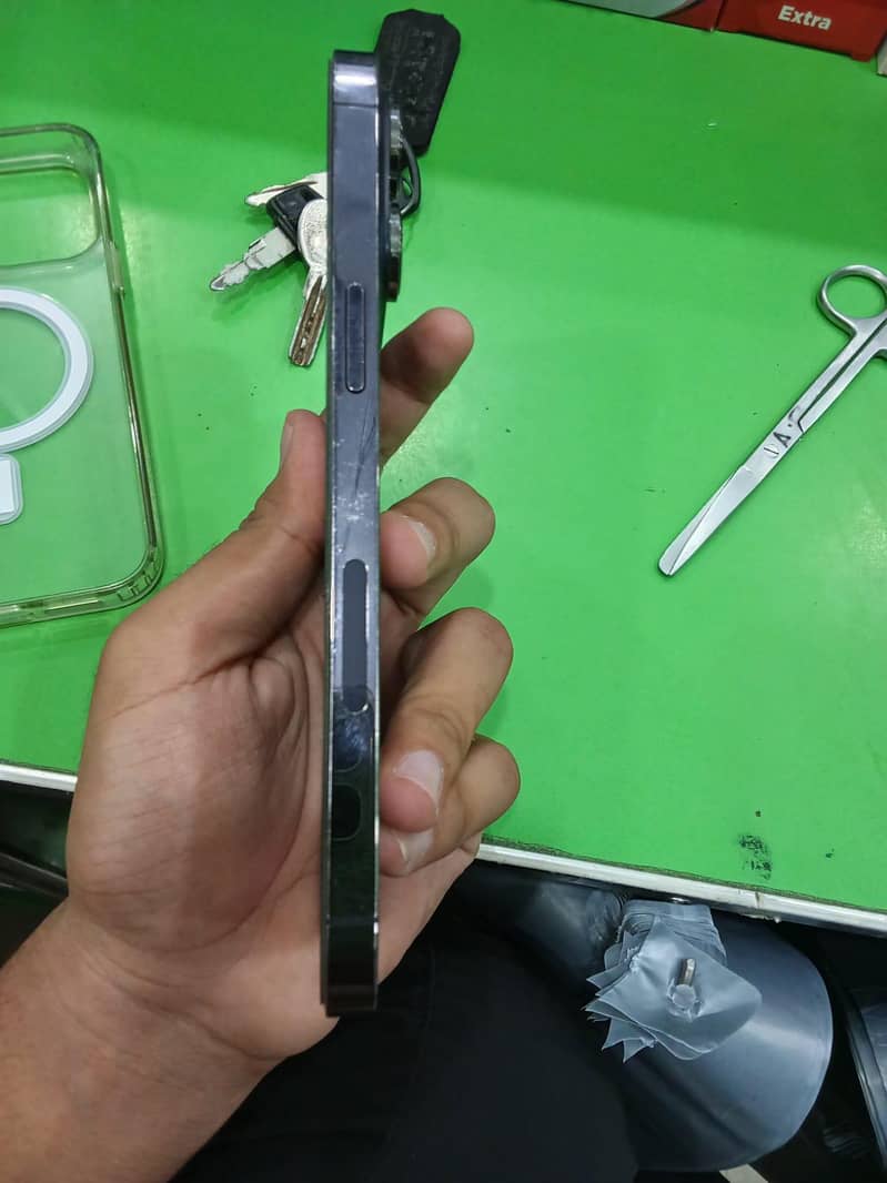 Apple iPhone 14 Pro Max 3