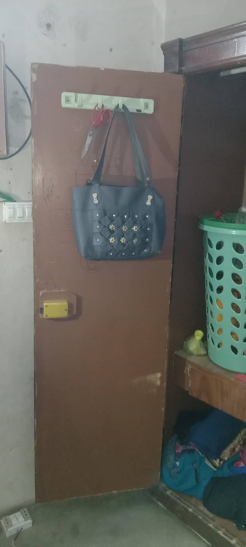 Almari/Wardrobe 9
