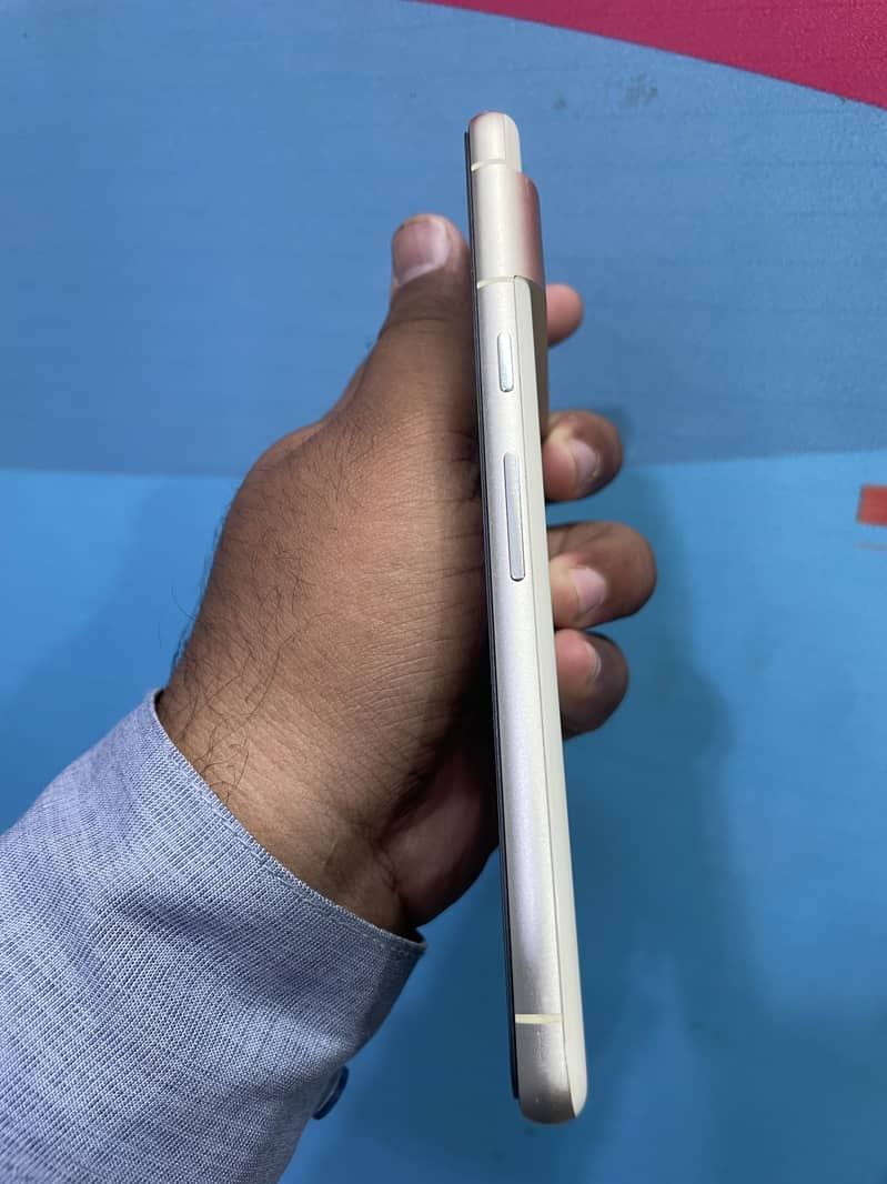Google Pixel 7 5