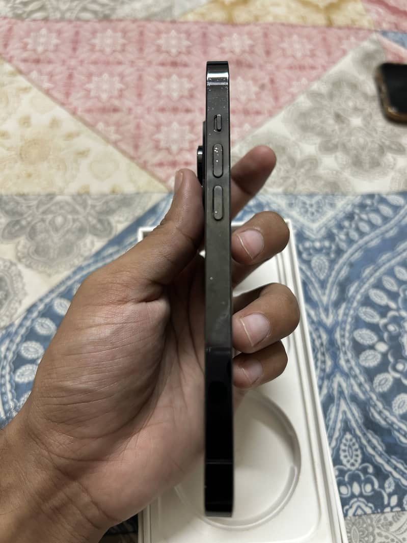 Apple iPhone 14 Pro 2