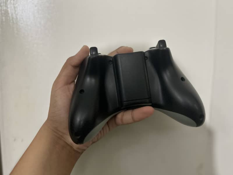 Xbox 360 256gb with two wireless controllers 4