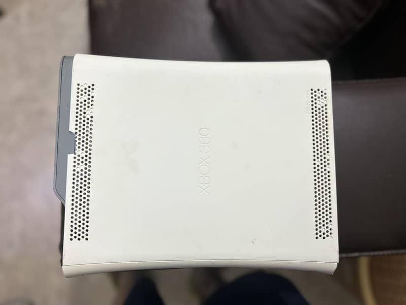 Xbox 360 256gb with two wireless controllers 6
