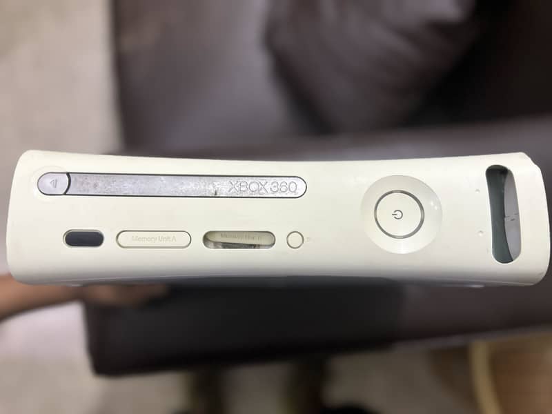 Xbox 360 256gb with two wireless controllers 7