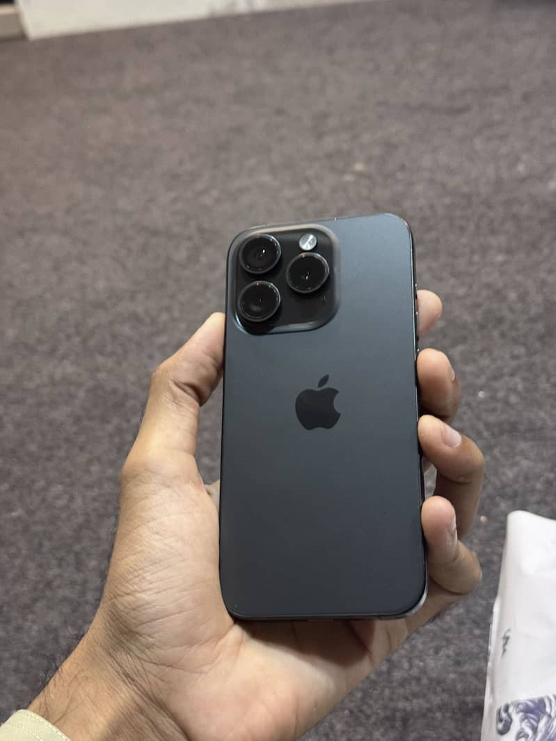 Apple iPhone 15 Pro 0
