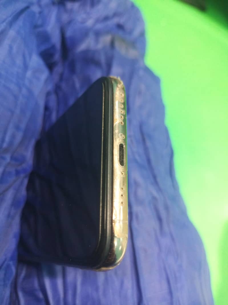 Apple iPhone XS 3