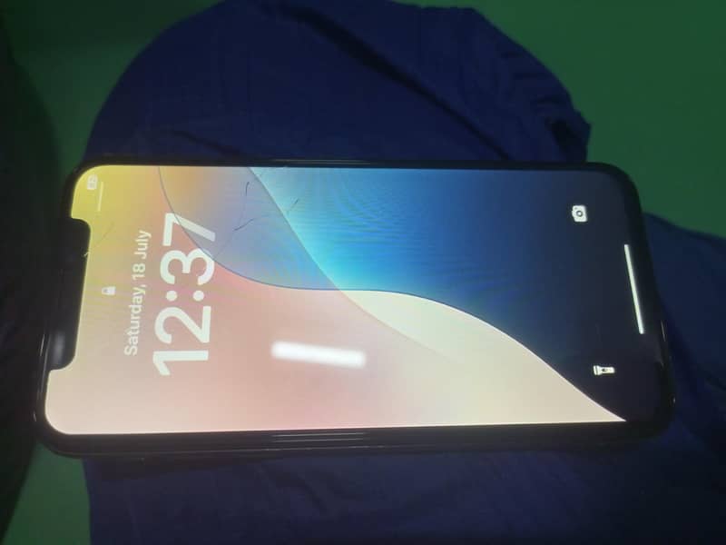 Apple iPhone XS 4