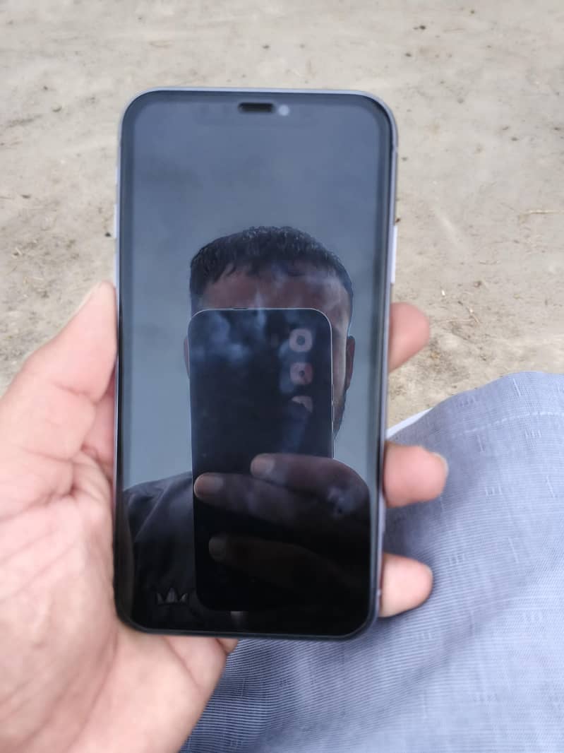 Apple iPhone 11 3