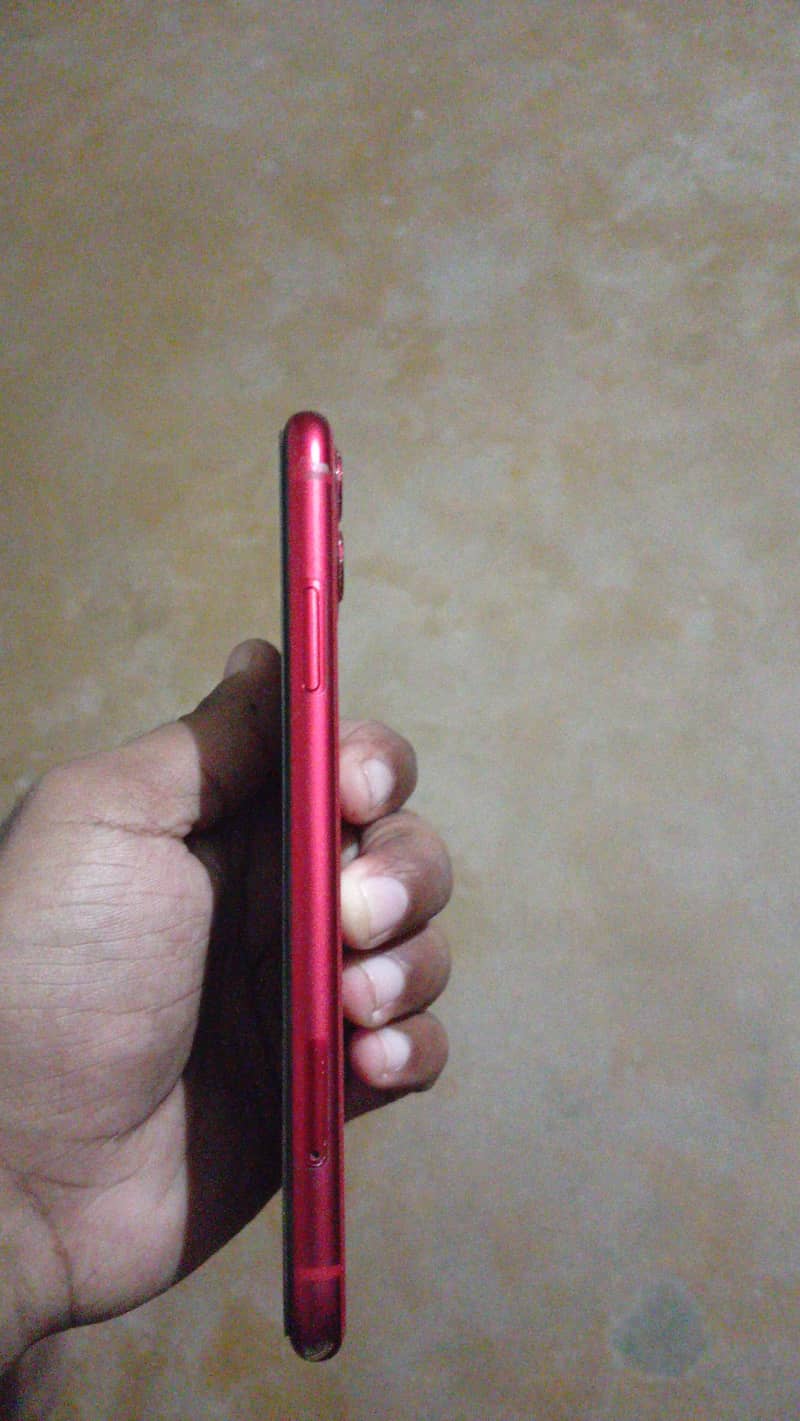 Apple iPhone 11 4