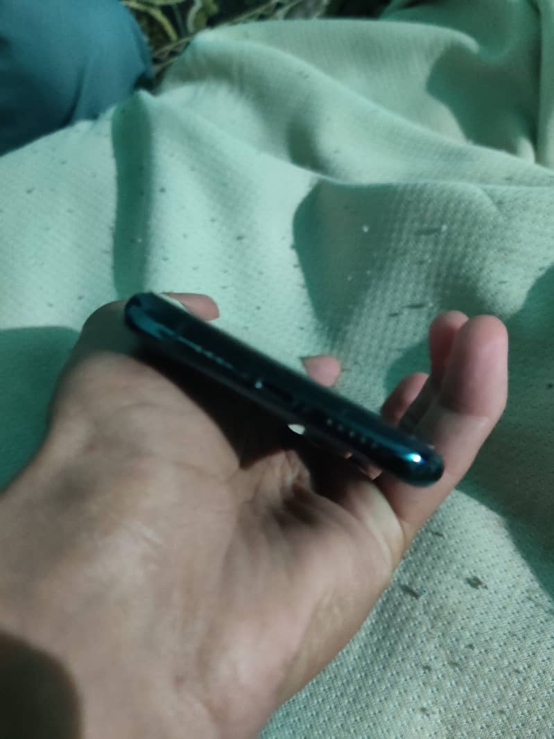 Apple iPhone 11 Pro 1