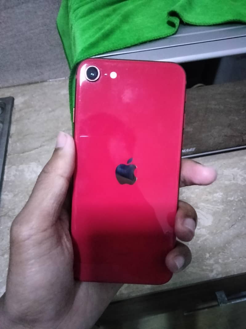 iPhone SE 2020 0