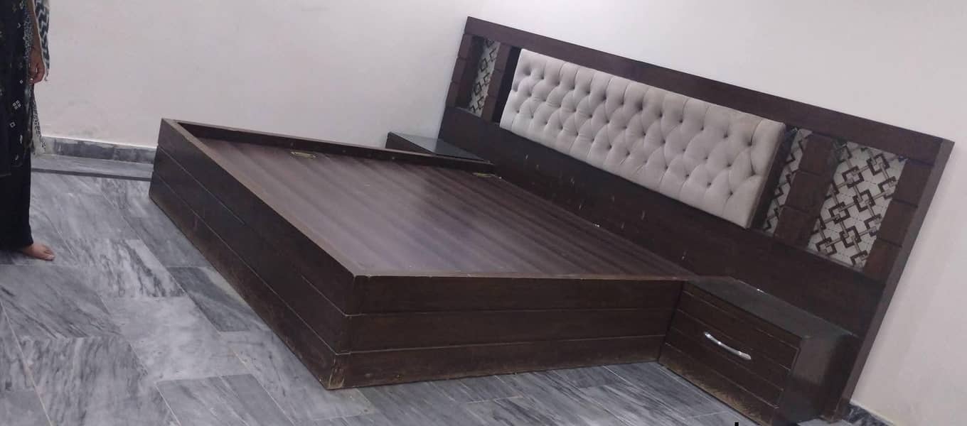 solid wooden bed for sell 0