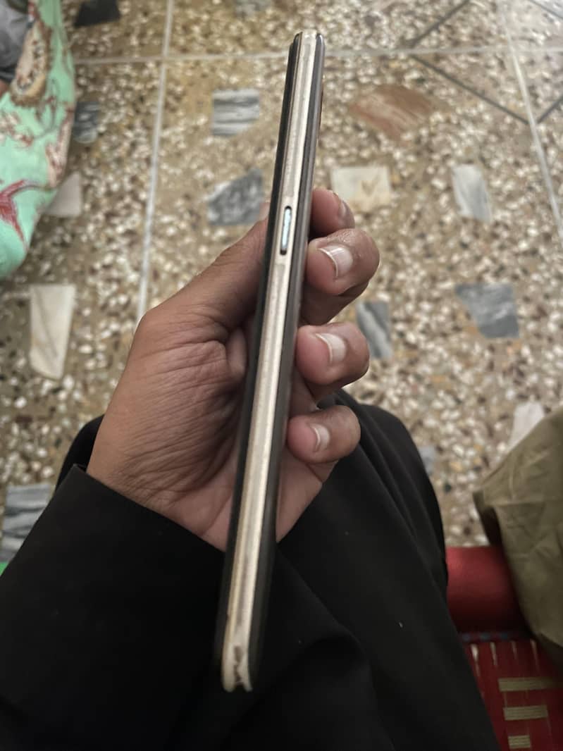 OPPO A7 4