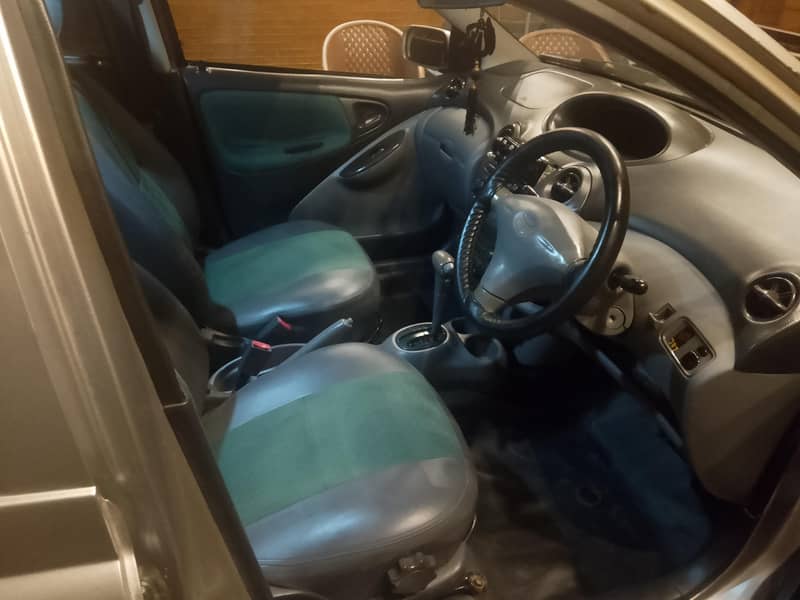 Toyota Vitz 2000 3
