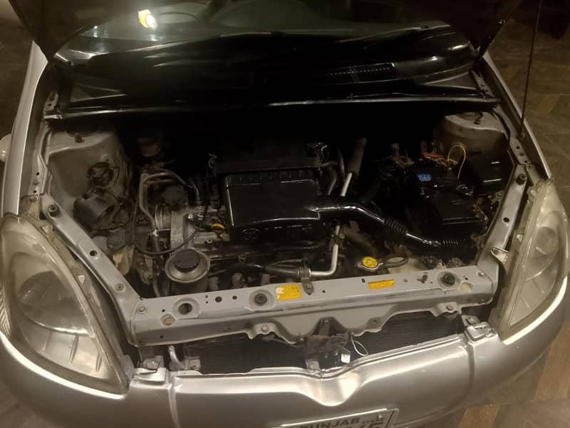 Toyota Vitz 2000 8