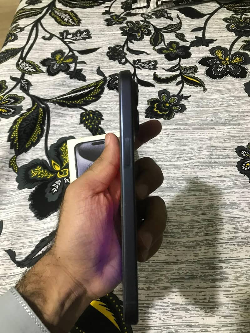 Apple iPhone 15 Pro Max 1