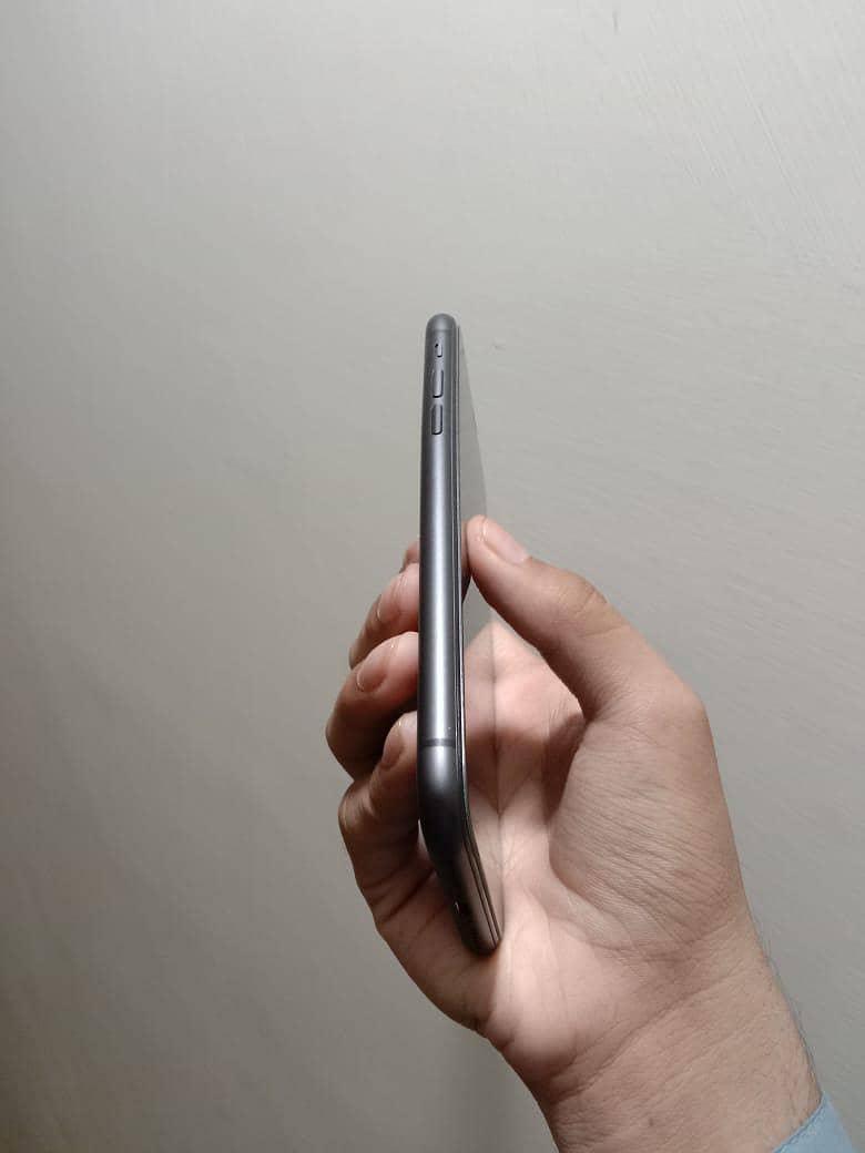 Apple iPhone 11 6