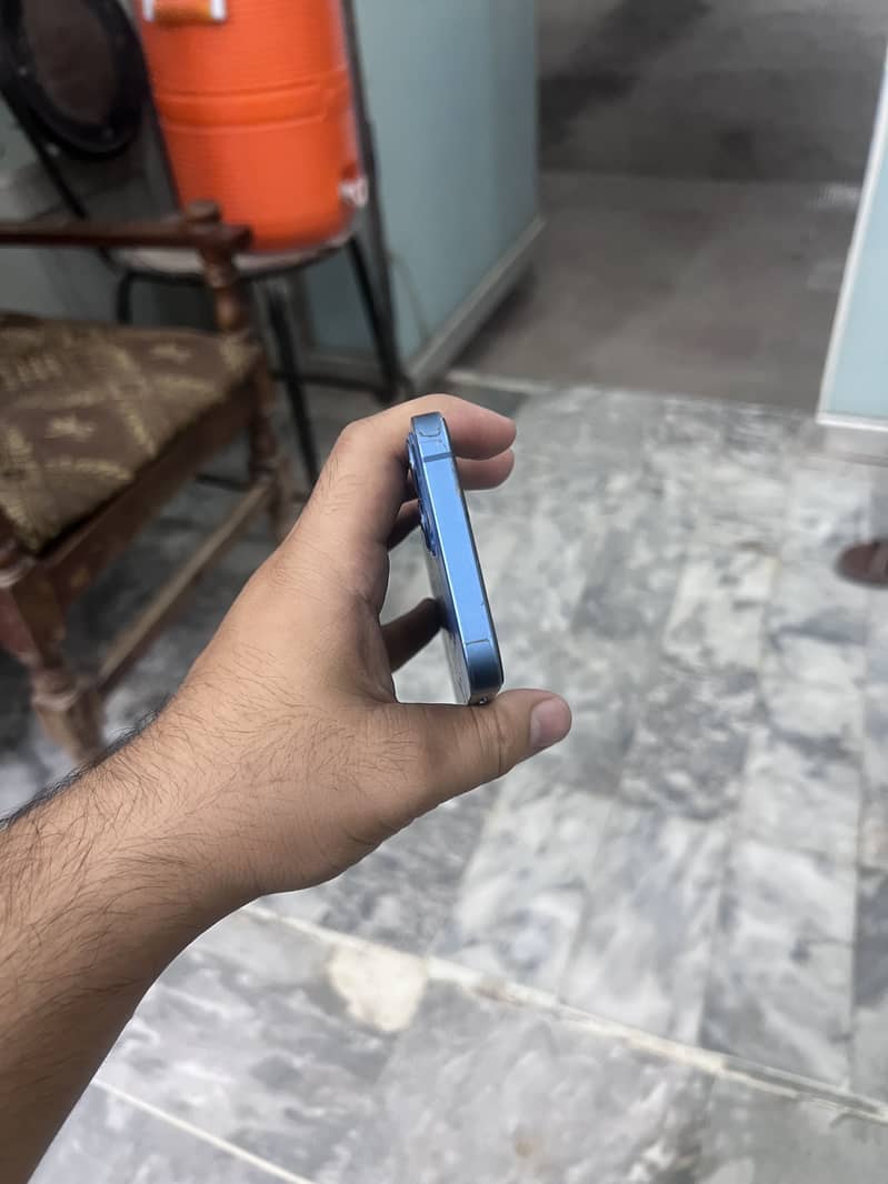 Apple iPhone 13 1