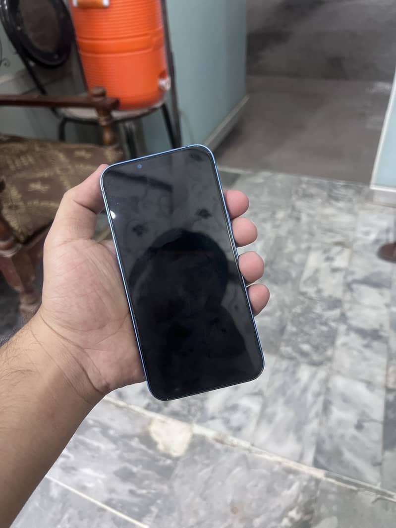Apple iPhone 13 2
