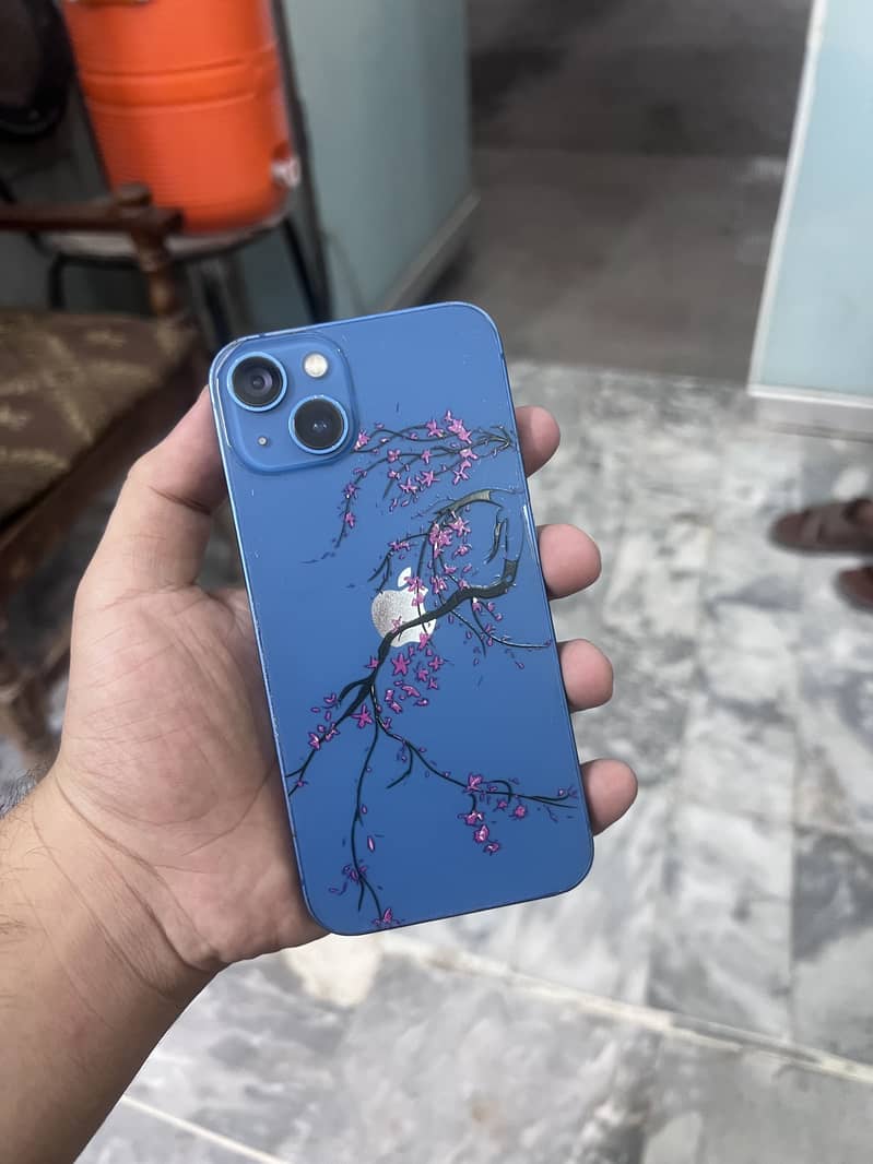 Apple iPhone 13 5