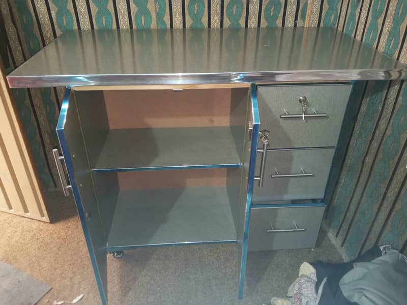 iron stand 0