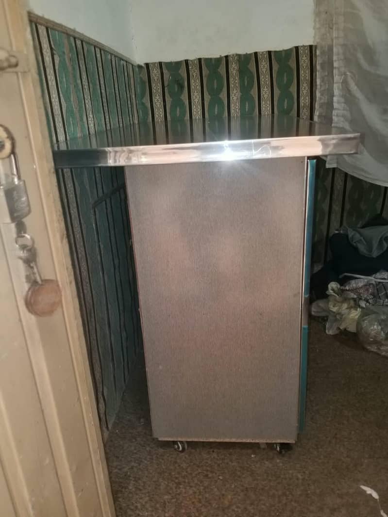 iron stand 1