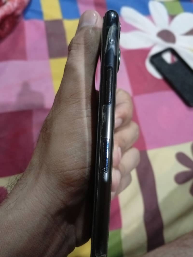 Apple iPhone 11 Pro 2