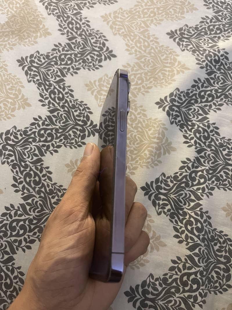 Apple iPhone 14 Pro Max 1