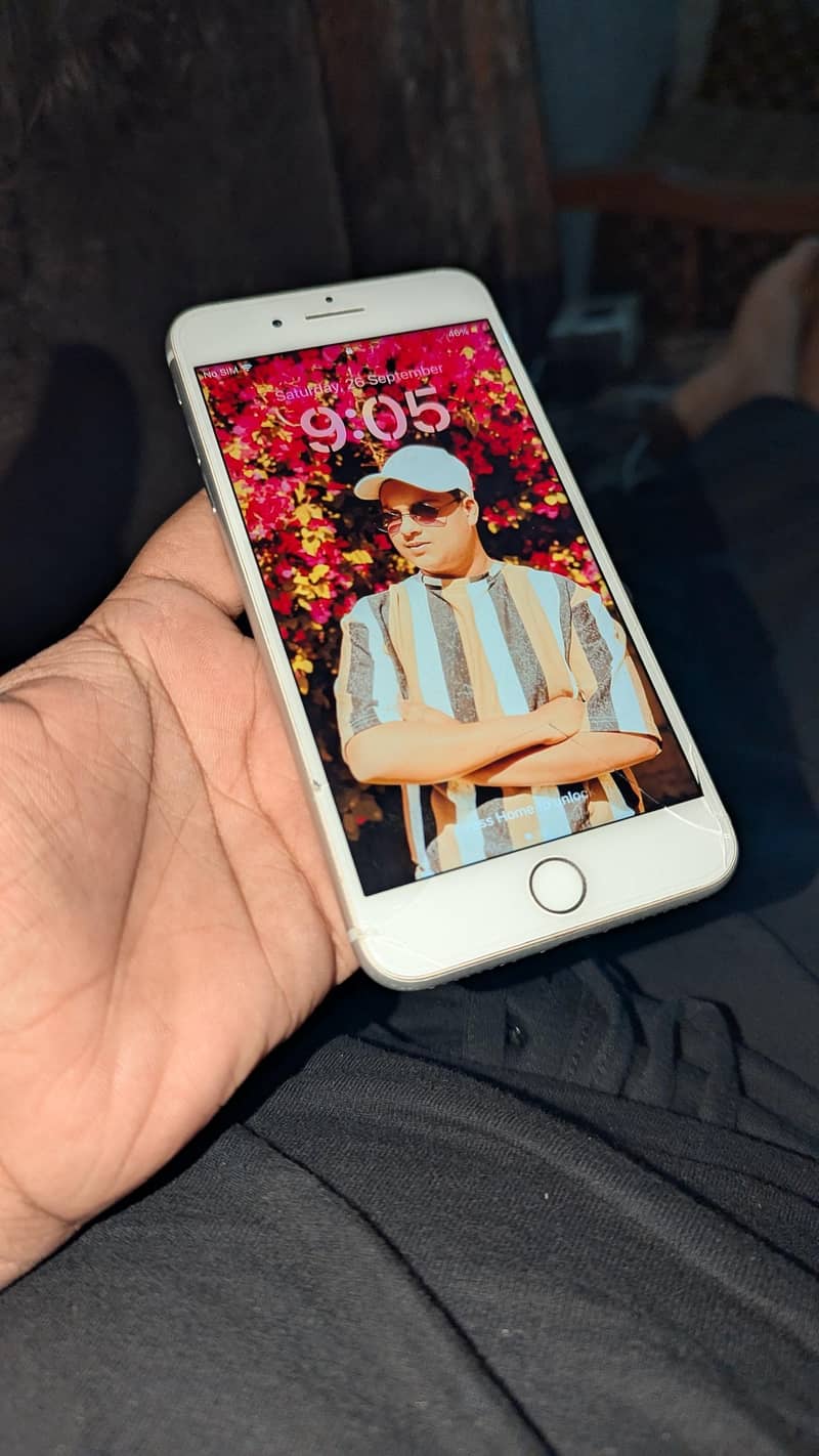 Apple iPhone 8 Plus 1