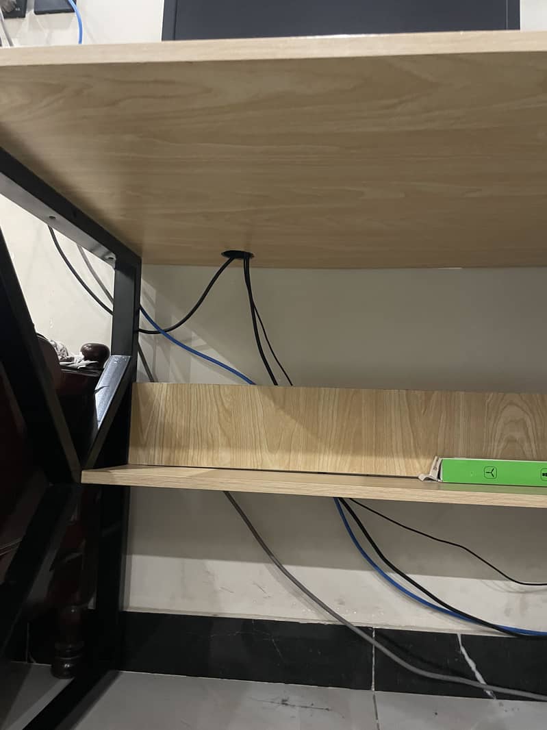 K-Shape Workstation Table 4